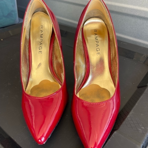 Rampage Women's Red Pumps - Picture 1 of 4